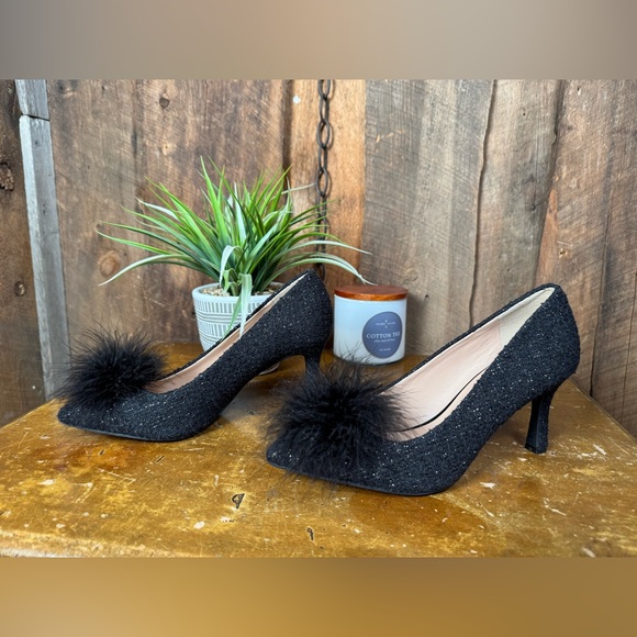 Kelly & Katie Black Heels with Feather Pom-Pom - Size 8 1/2 - Picture 3 of 10